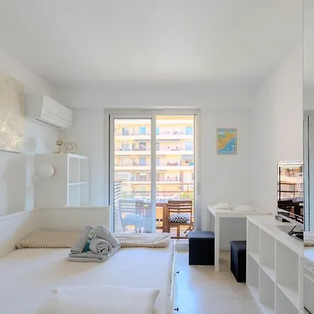 Gioffredo A 2 Pas Massena Climatise Apartman *