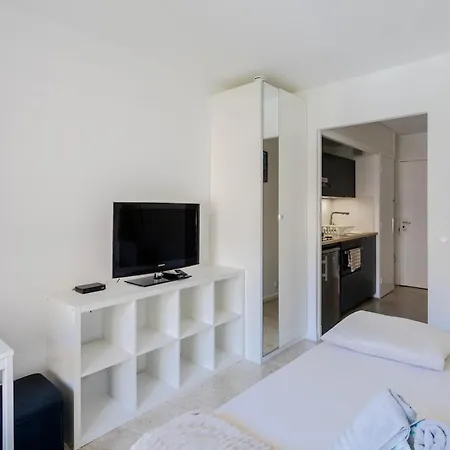 Gioffredo A 2 Pas Massena Climatise Apartman